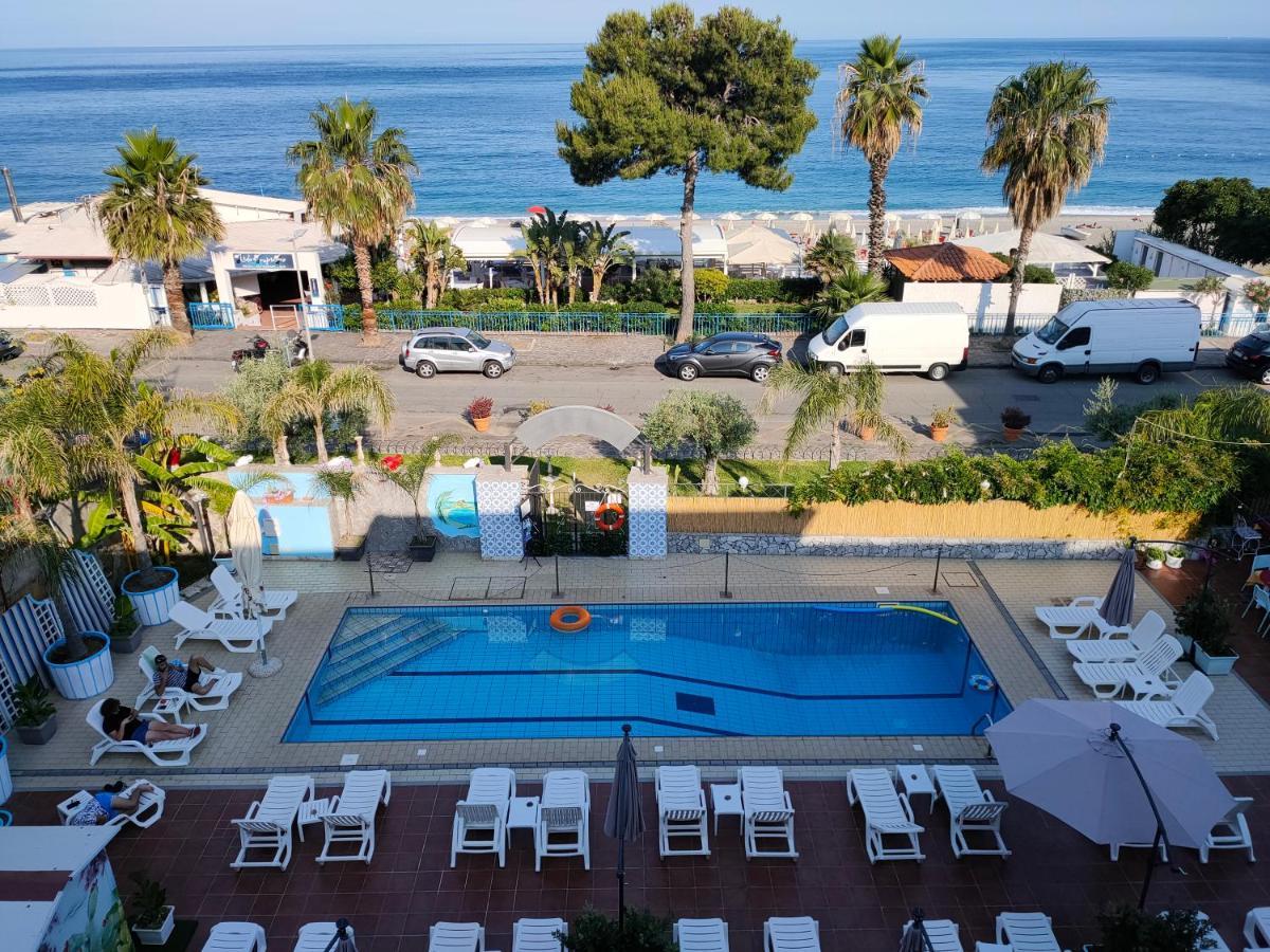 Taormina By The Sea Apartment Mazzeo Bagian luar foto