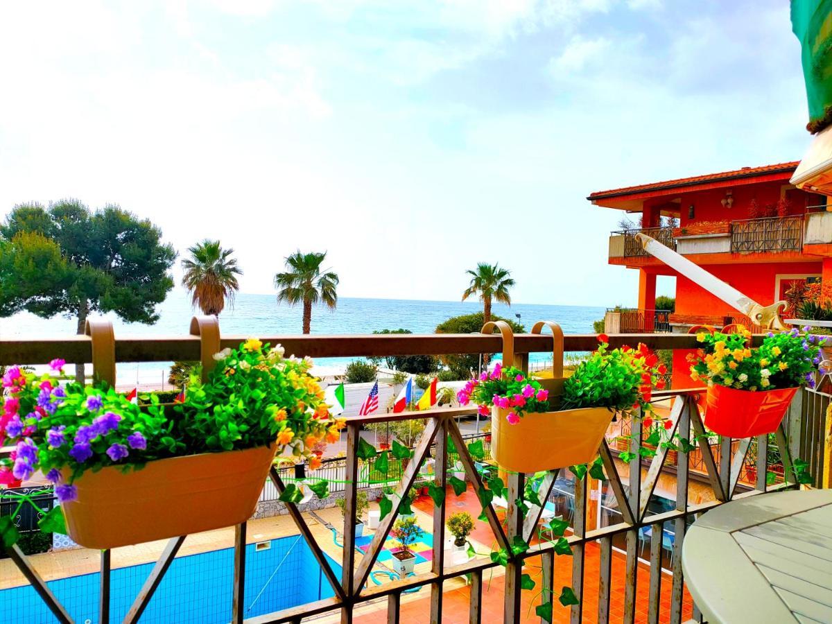 Taormina By The Sea Apartment Mazzeo Bagian luar foto