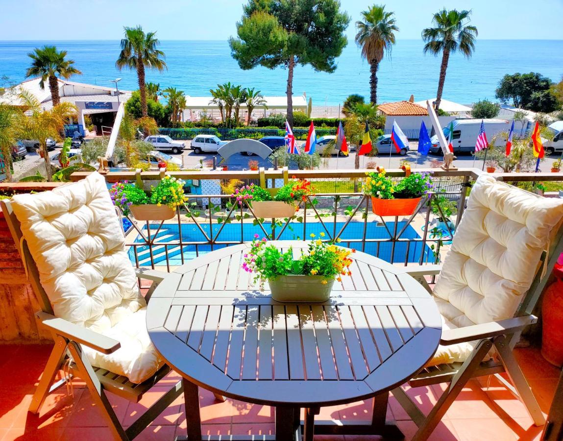 Taormina By The Sea Apartment Mazzeo Bagian luar foto