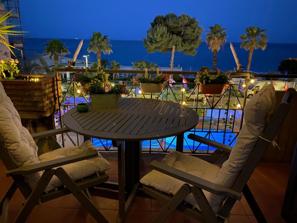 Taormina By The Sea Apartment Mazzeo Bagian luar foto