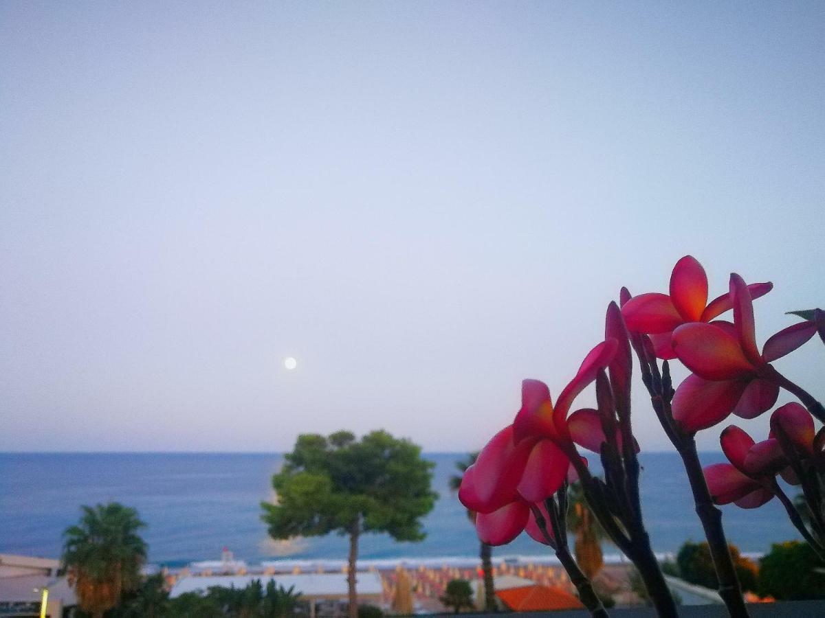 Taormina By The Sea Apartment Mazzeo Bagian luar foto