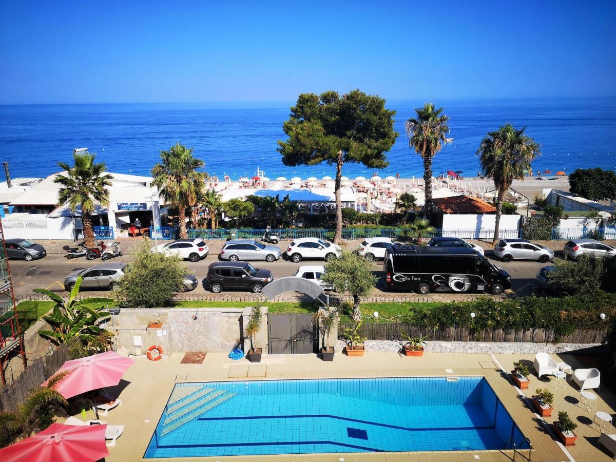 Taormina By The Sea Apartment Mazzeo Bagian luar foto