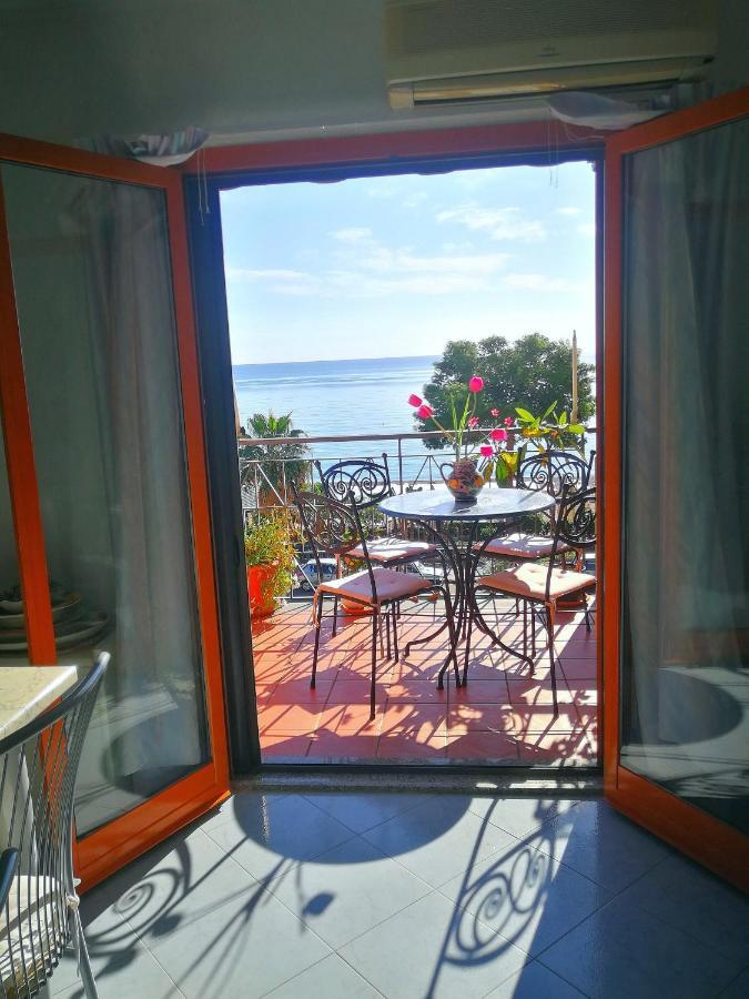 Taormina By The Sea Apartment Mazzeo Bagian luar foto