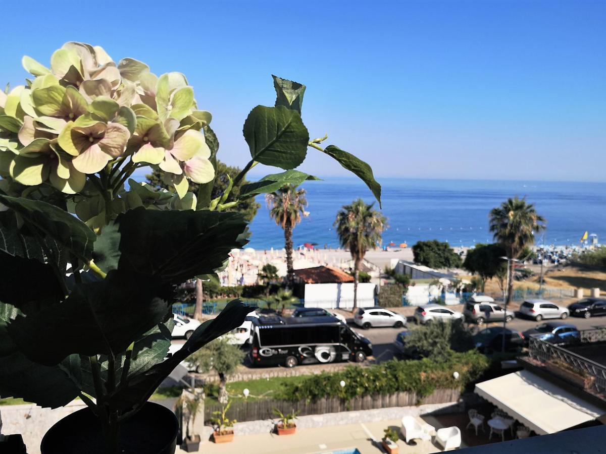 Taormina By The Sea Apartment Mazzeo Bagian luar foto