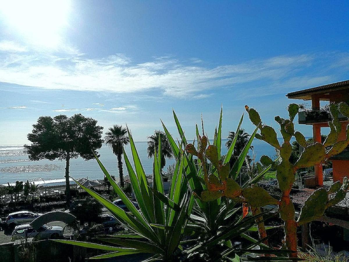 Taormina By The Sea Apartment Mazzeo Bagian luar foto
